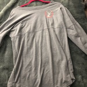 grey long sleeve tee shirt